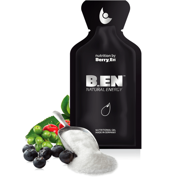 Få mere energi med det sorte sportsgel kosttilskud B.EN fra Berry.En. Viser kaffebønner, naturlige sødestoffer fra frugt og en gelpakke på 25g.